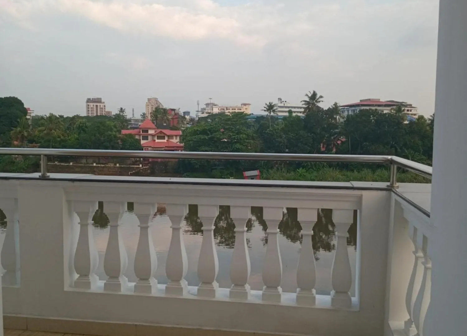 Dew Dreams Periyar Castle Apartment Alwaye